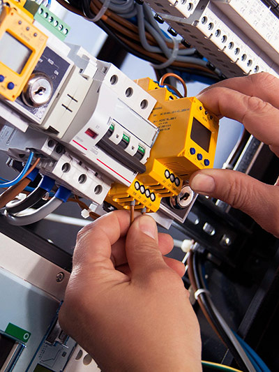 Jobangebot Woodbloc Betriebselektroniker (m/w/d)